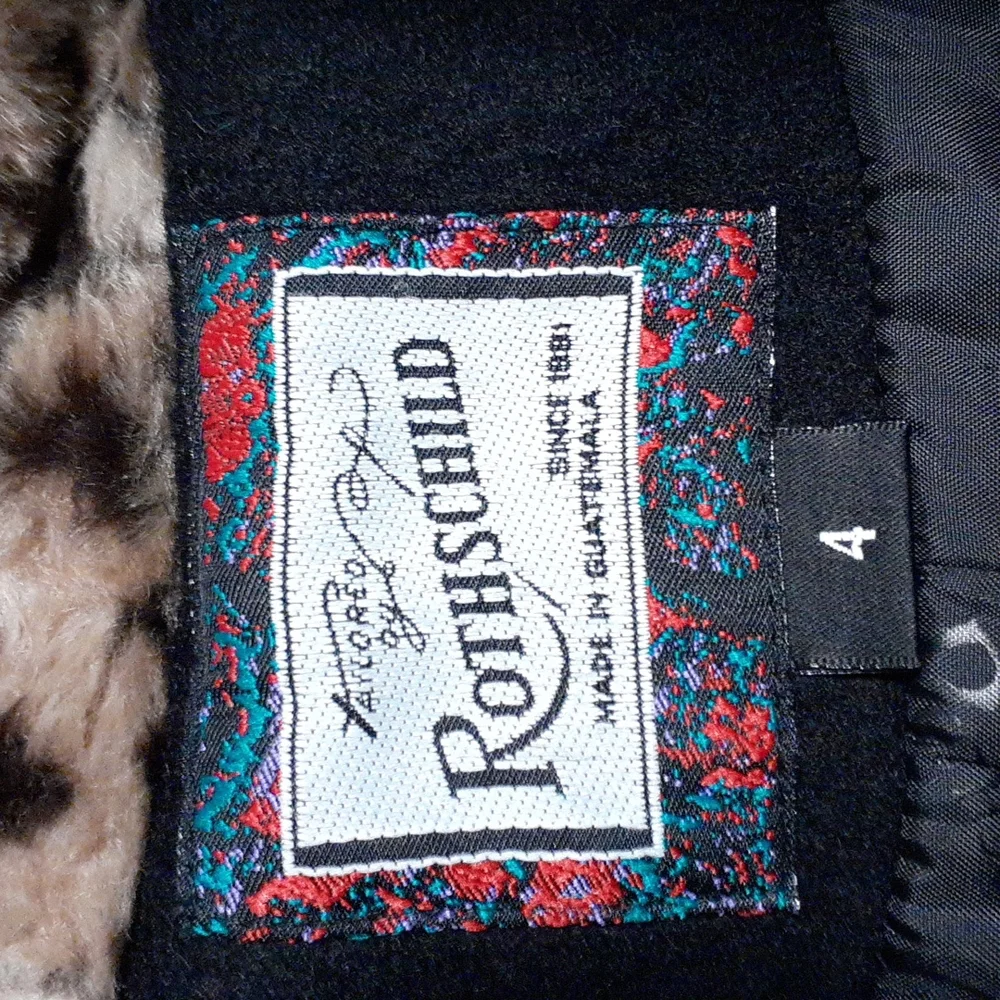 Coat - Picture 7 of 8